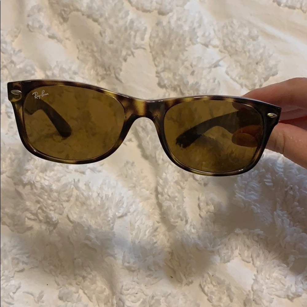 Tortoise New Wayfarer classic Ray-Ban sunglasses